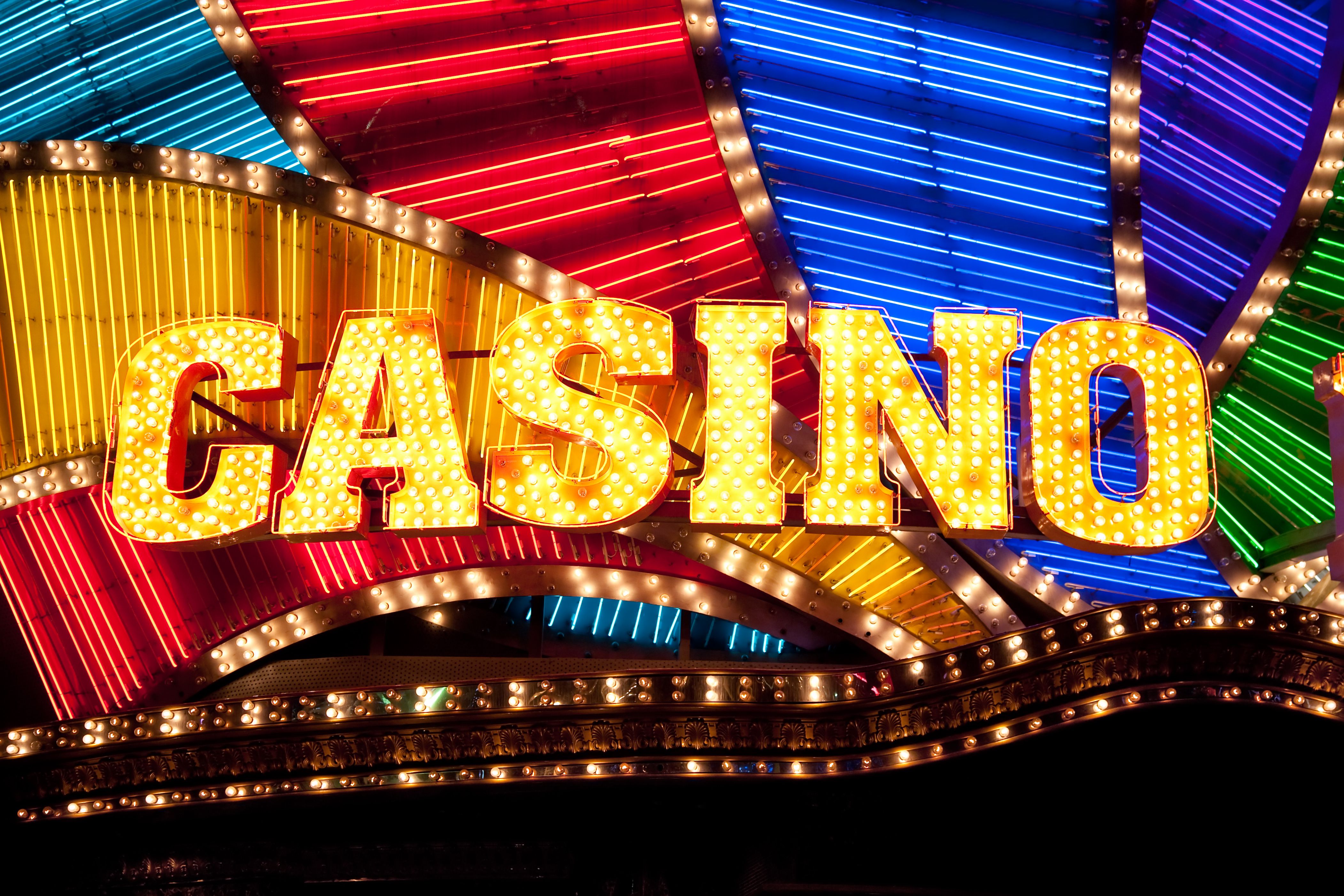 A graphic showcasing the Lincoln Casino logo with text that says 'Bonus Codes'.